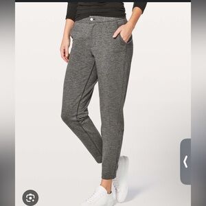 Lululemon Athletica Gray Ankle-Length Cropped Pants
